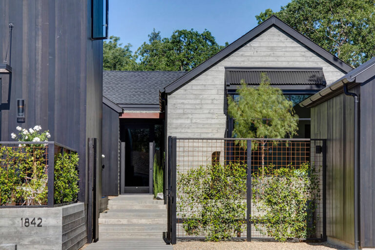 Modern Farmhouse Fencing USA: A Definitive Professional Design Guide